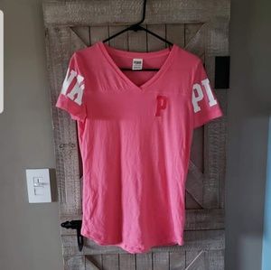Womens PINK Vicroria's Secret V-Neck Shirt.